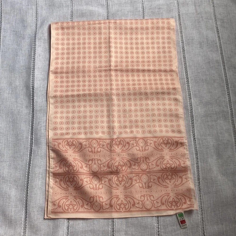 Glentex vintage Italian made scarf in soft pink.
